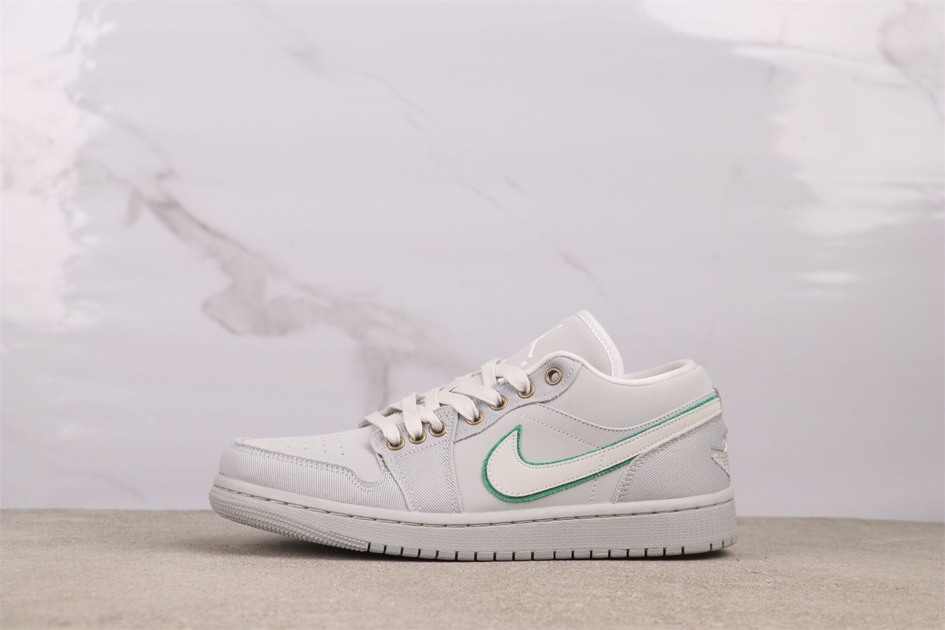 【今日特価】Air Jordan エアジョーダン aj1 エアジョーダン 1 Low IH3369-077