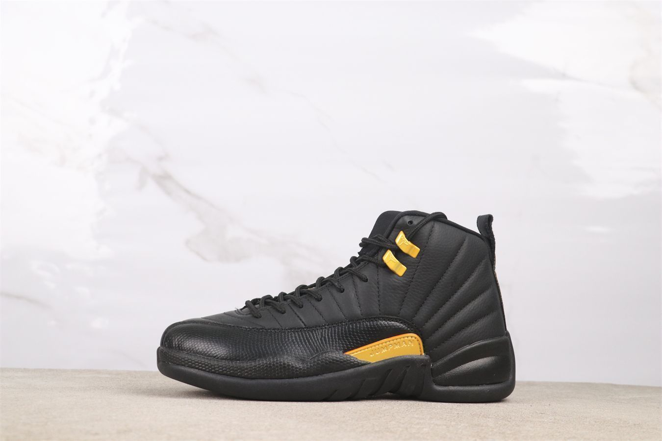 ナイキ エアジョーダン12 レトロ 