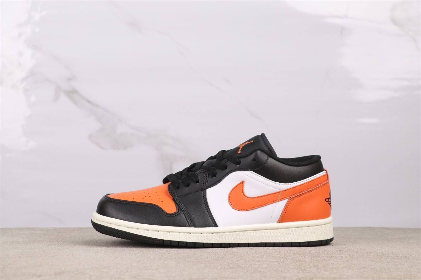 【今日特価】Jordan エアジョーダン aj1 AJ1 エアジョーダン 1 Low 553558-081
