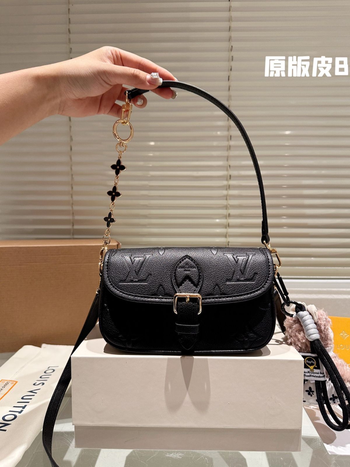 【今日特価】LV Nano Diane 牛皮アンダーアーム ファジーパック ヴィトン ナノ ダイアン 牛皮 アンダーアーム ファジー バッグ