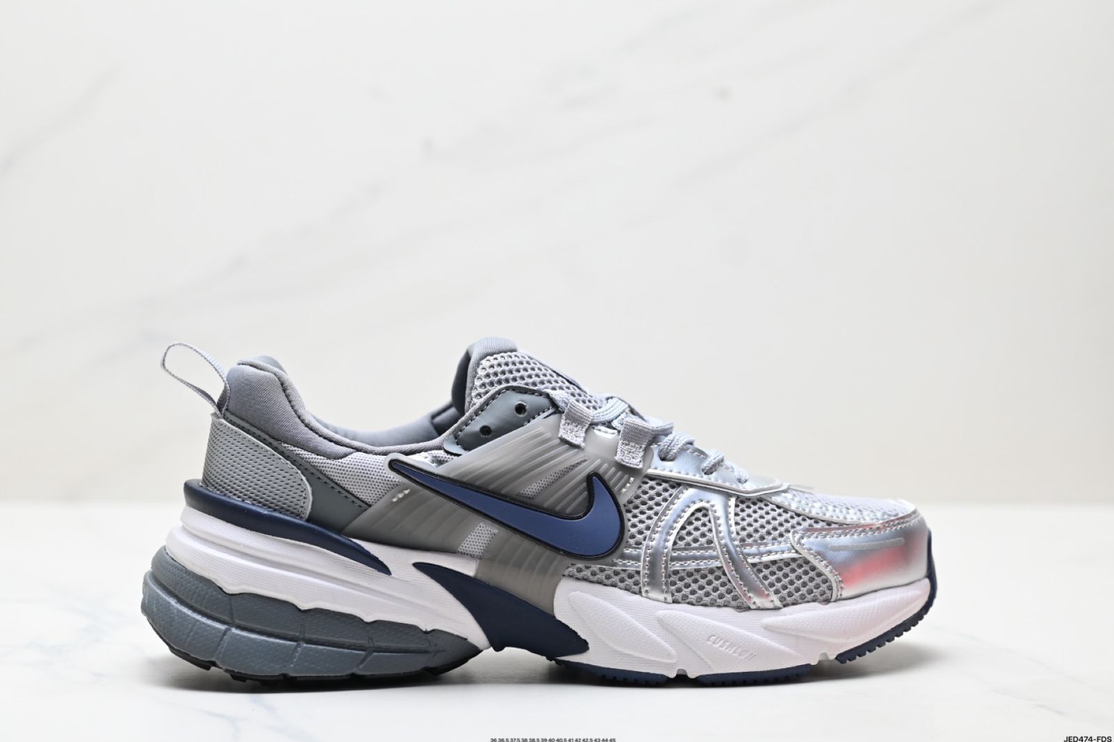Nike / ナイキ V2K RUN ランニングシューズ レトロスタイル メッシュ通気性アスレチックシューズ