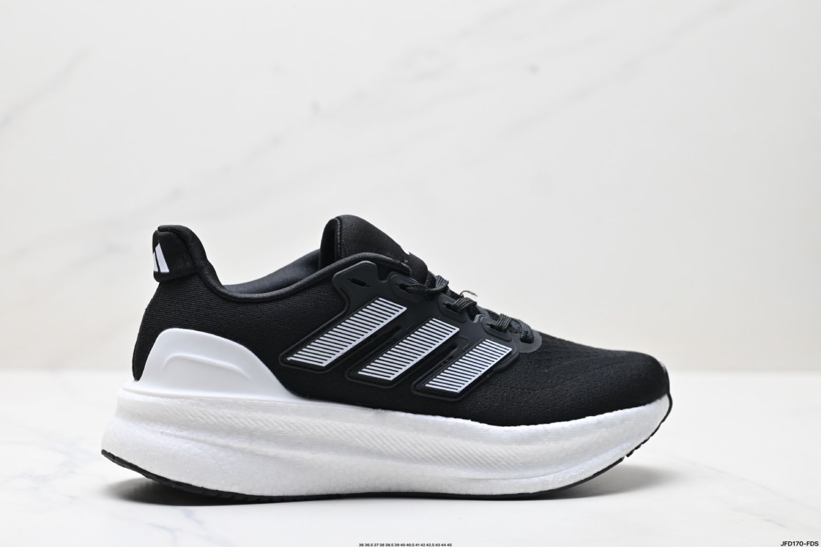 Adidasアディダス メンズ ウルトララン 5 ランニングシューズ