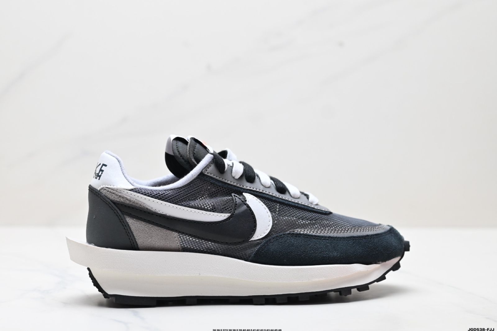 Sacai x Nike Ldwaffle サカイｘナイキ エルディ ワッフル ナイキ ランニングシューズ