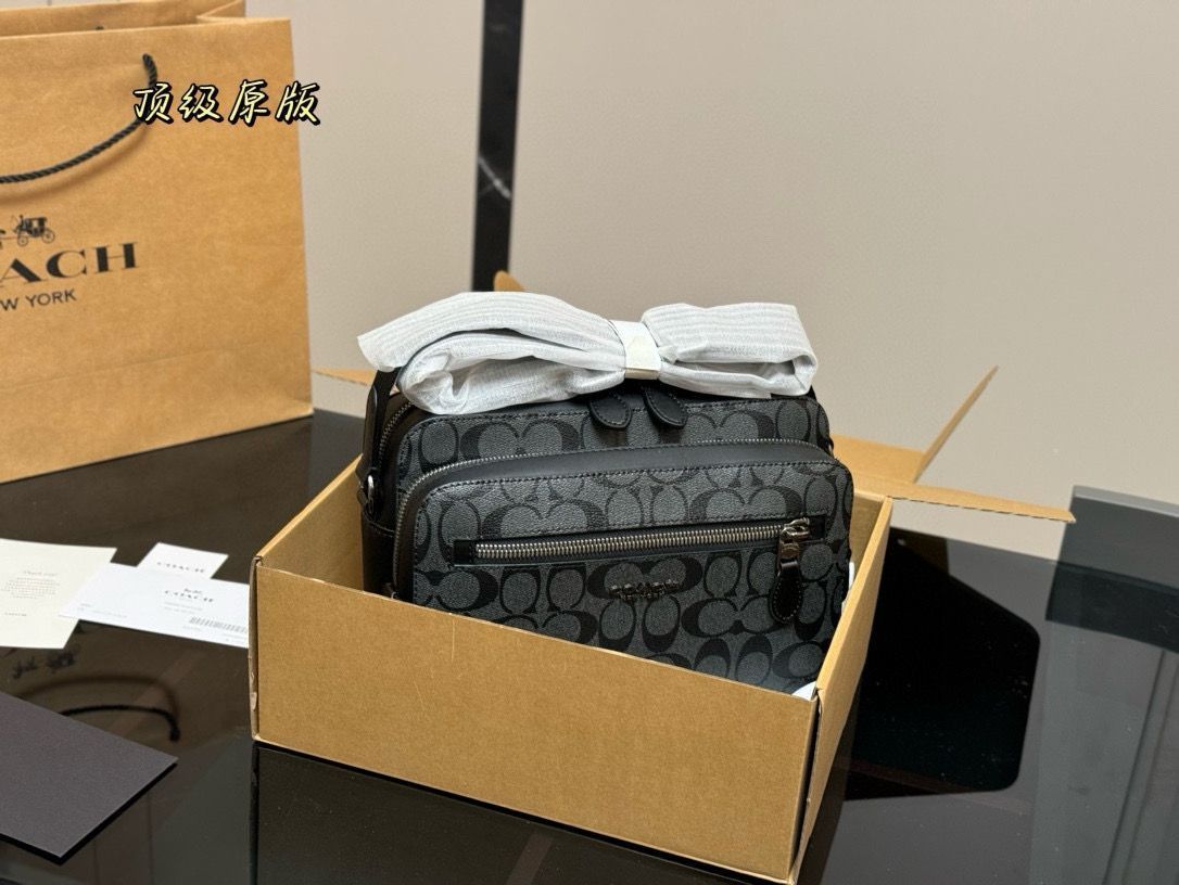 【今日特価】COACH カメラバッグ バックポケット付き-WTO輸入1