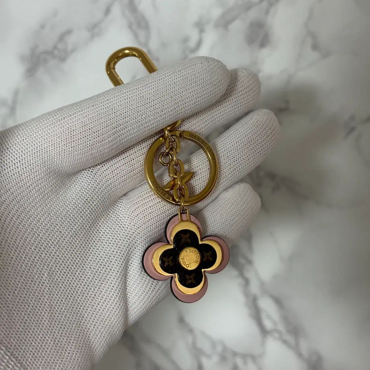 OS Louis Vuitton ブルーミング キーホルダー