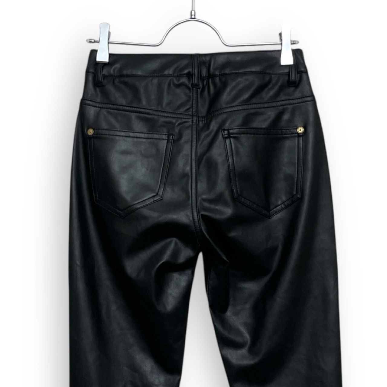 新品　未使用　エルマンノシェルビーノ　36 ERMANNO SCERVINO エルマンノ シェルヴィーノ フェイクレザー パンツ