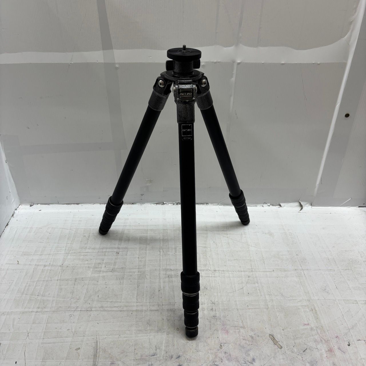 送料無料h15119 GITZO ジッツォ バサルト 2型 4段 カーボン 三脚 GT2941 カメラ周辺機器 撮影機材