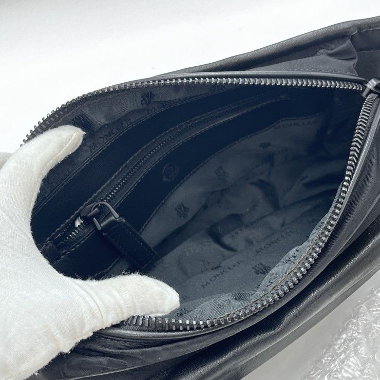 MONCLER（モンクレール）MARSUPIO GIFT ボディバッグ ウエストバッグ