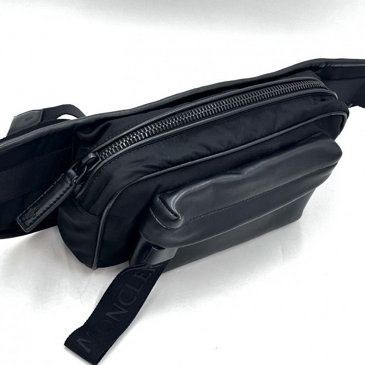 MONCLER（モンクレール）MARSUPIO GIFT ボディバッグ ウエストバッグ