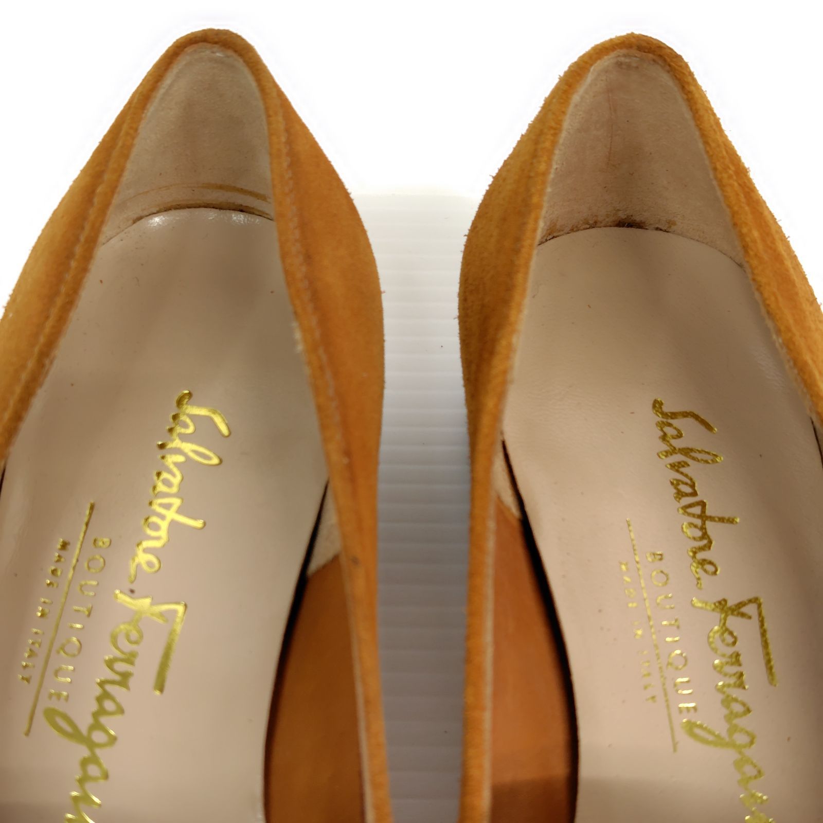 ★ほぼ未使用美品★Salvatore Ferragamo フェラガモ ローファー 4.5C スエード パンプス プレート