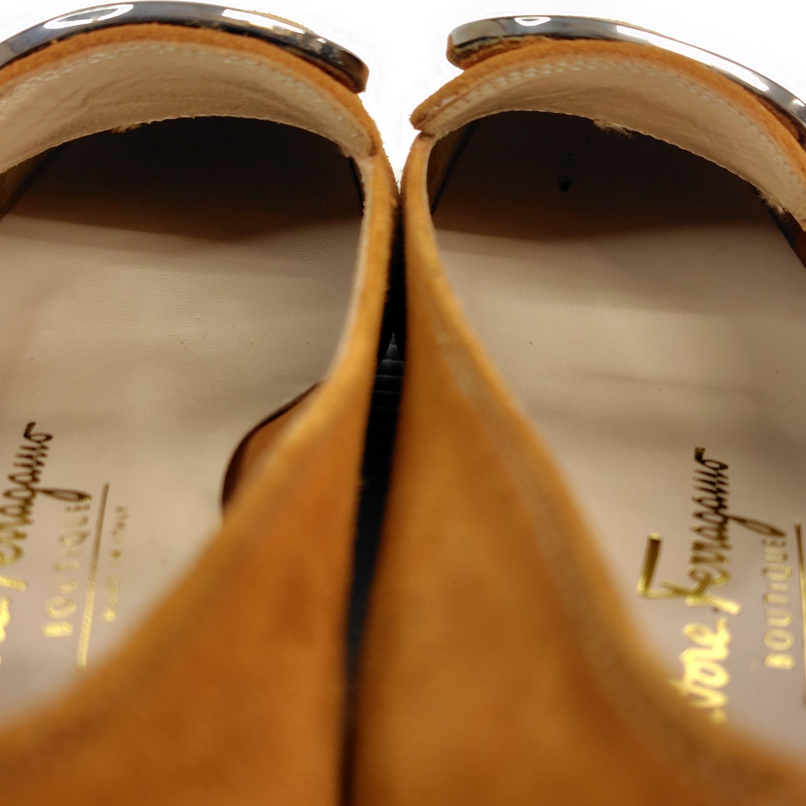 ★ほぼ未使用美品★Salvatore Ferragamo フェラガモ ローファー 4.5C スエード パンプス プレート