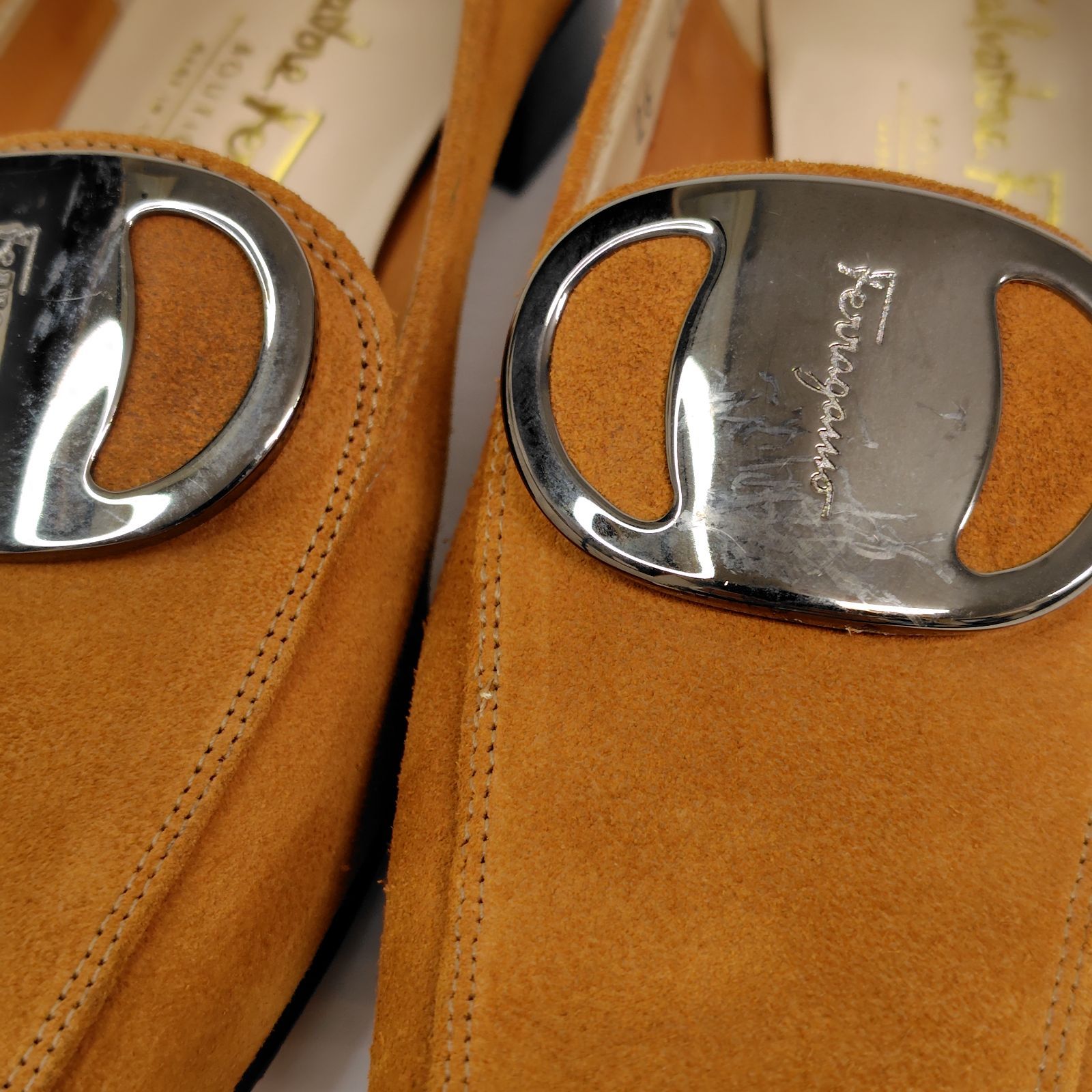 ★ほぼ未使用美品★Salvatore Ferragamo フェラガモ ローファー 4.5C スエード パンプス プレート