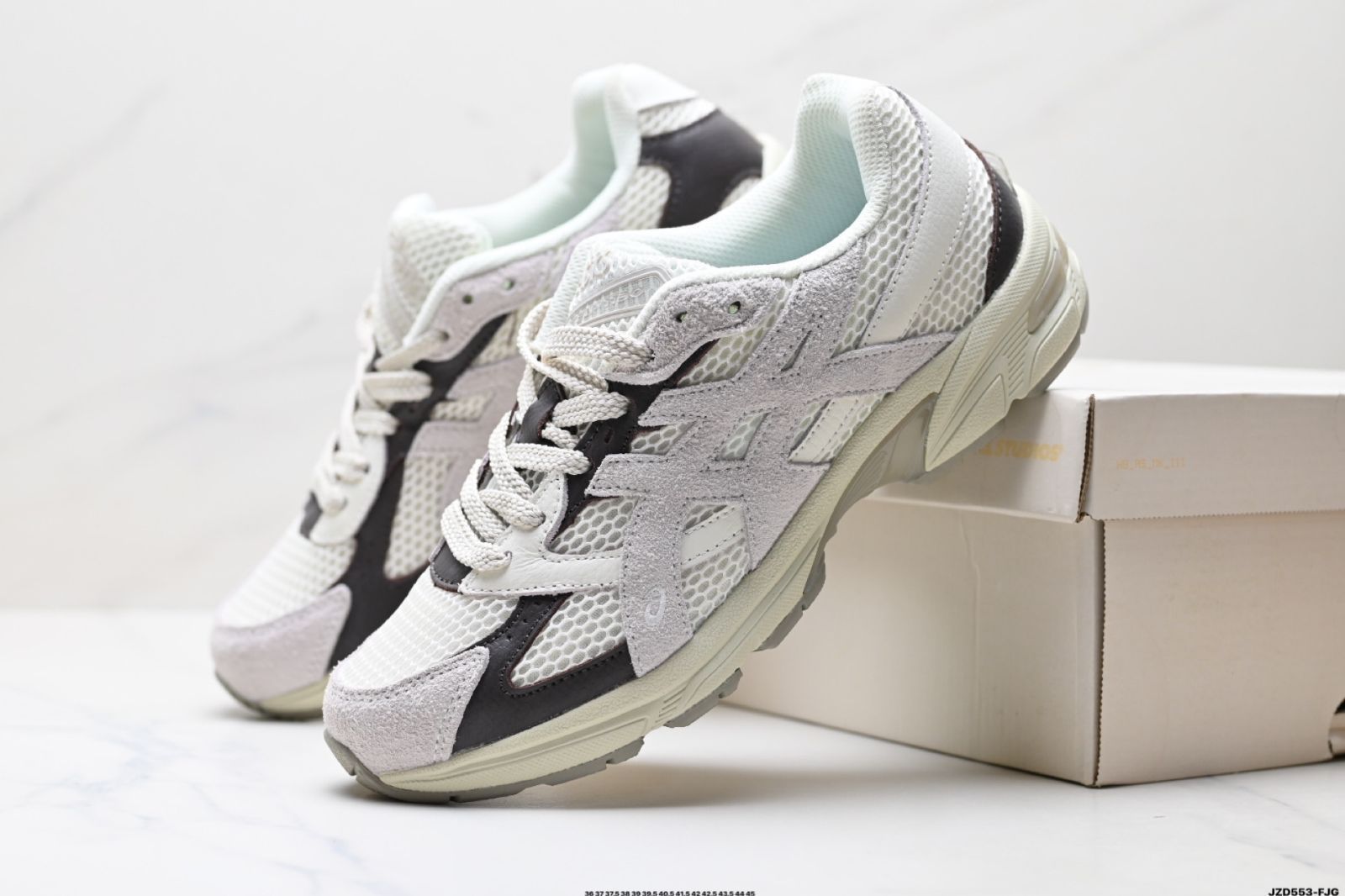【今日特価】ASICS アシックス GEL-1130 男女兼用新製品ランニングシューズ レトロデザインでクッション性と通気性に優れたスポーツカジュアルシューズ！