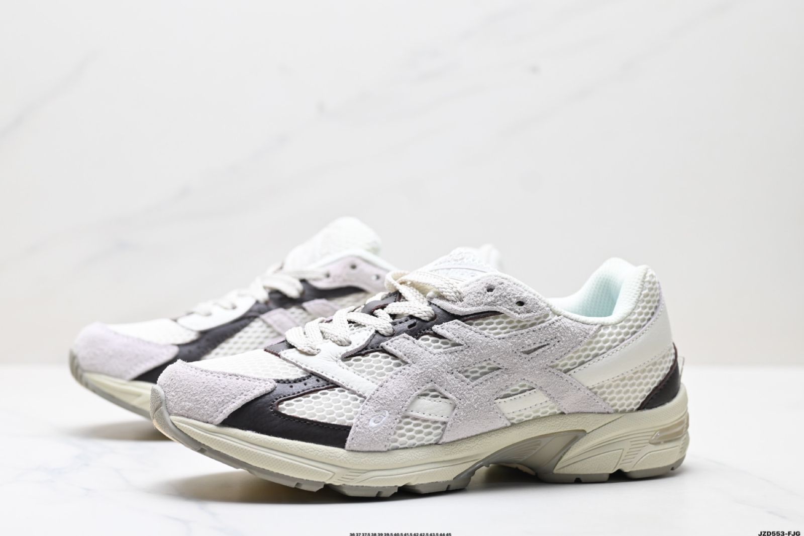 【今日特価】ASICS アシックス GEL-1130 男女兼用新製品ランニングシューズ レトロデザインでクッション性と通気性に優れたスポーツカジュアルシューズ！