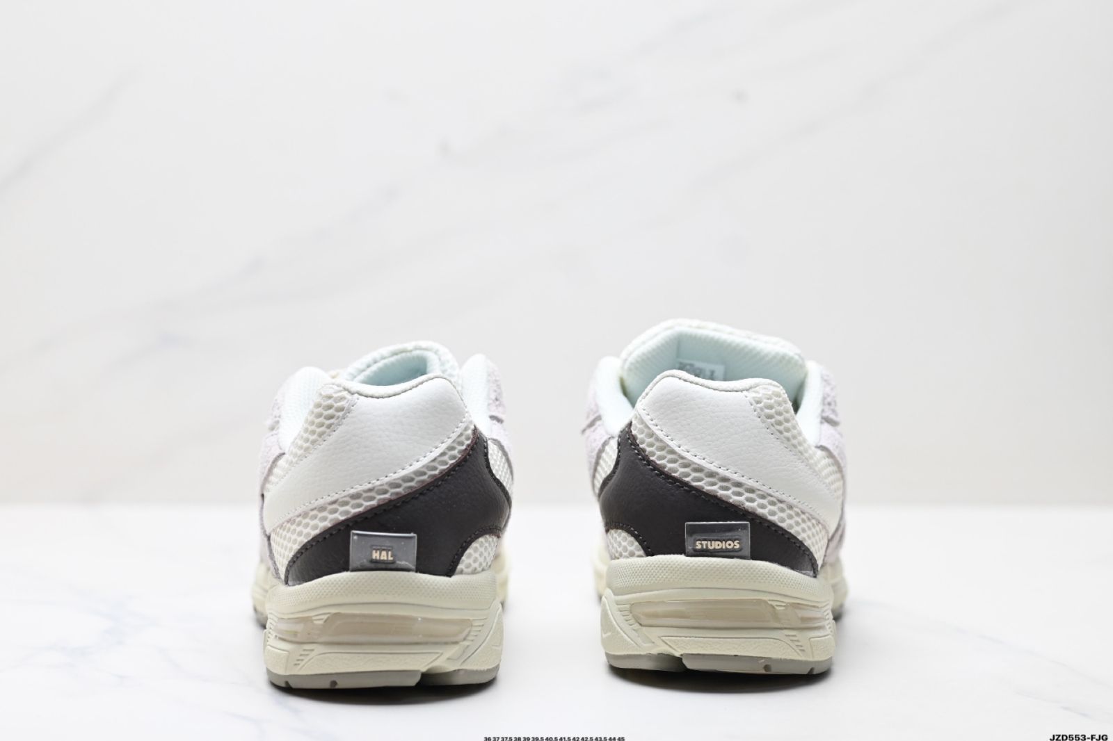 【今日特価】ASICS アシックス GEL-1130 男女兼用新製品ランニングシューズ レトロデザインでクッション性と通気性に優れたスポーツカジュアルシューズ！