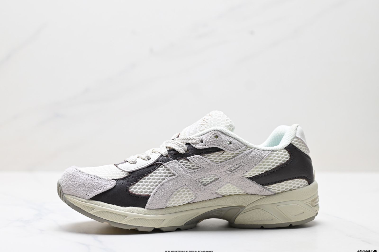 【今日特価】ASICS アシックス GEL-1130 男女兼用新製品ランニングシューズ レトロデザインでクッション性と通気性に優れたスポーツカジュアルシューズ！