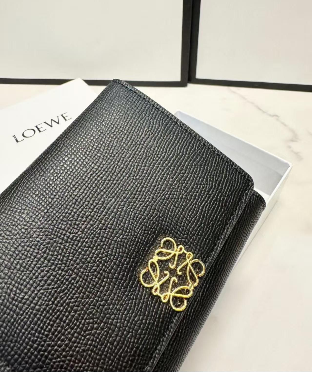 新品未使用 LOEWE財布[本日特価|新品未使用品]