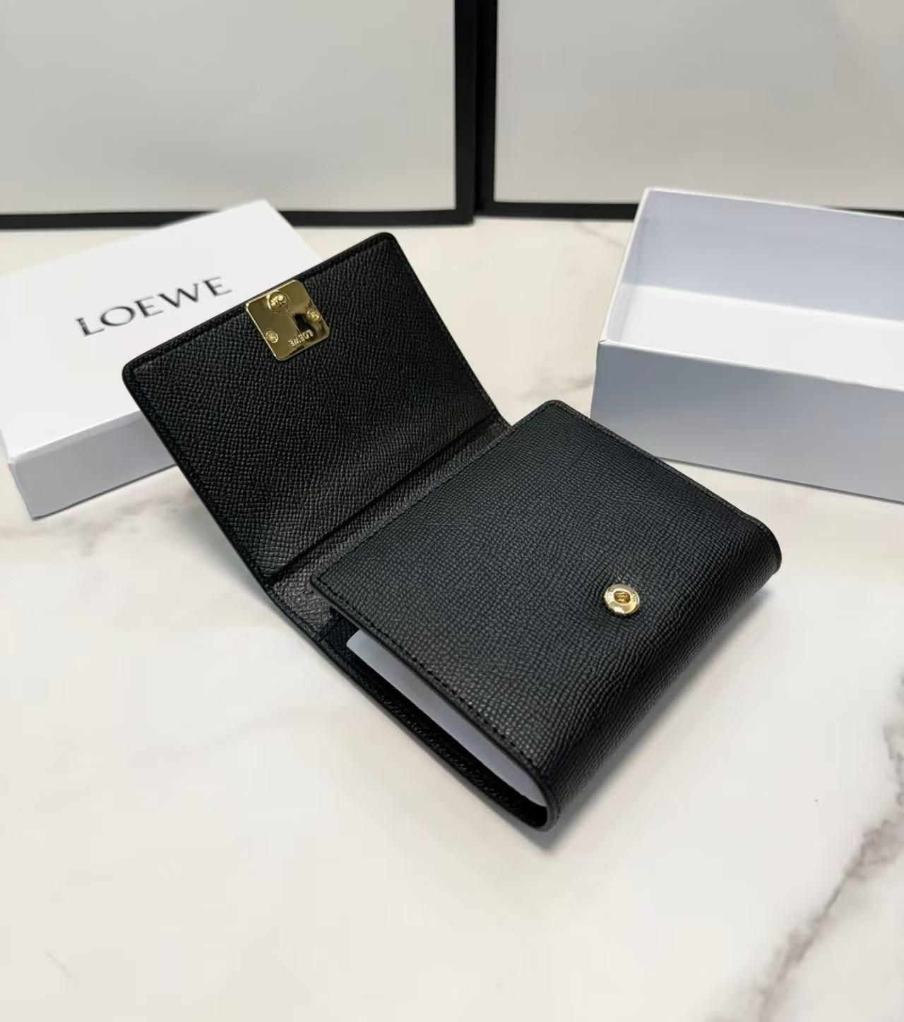 新品未使用 LOEWE財布[本日特価|新品未使用品]