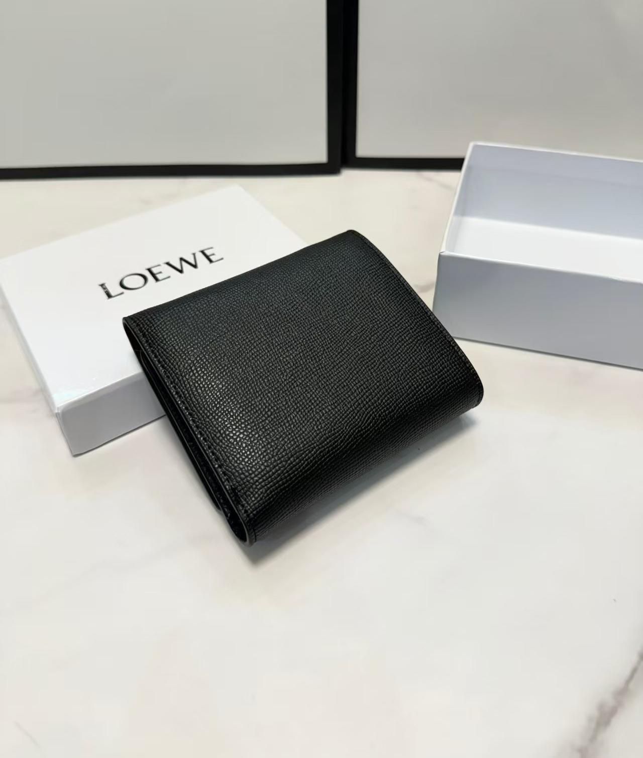 新品未使用 LOEWE財布[本日特価|新品未使用品]