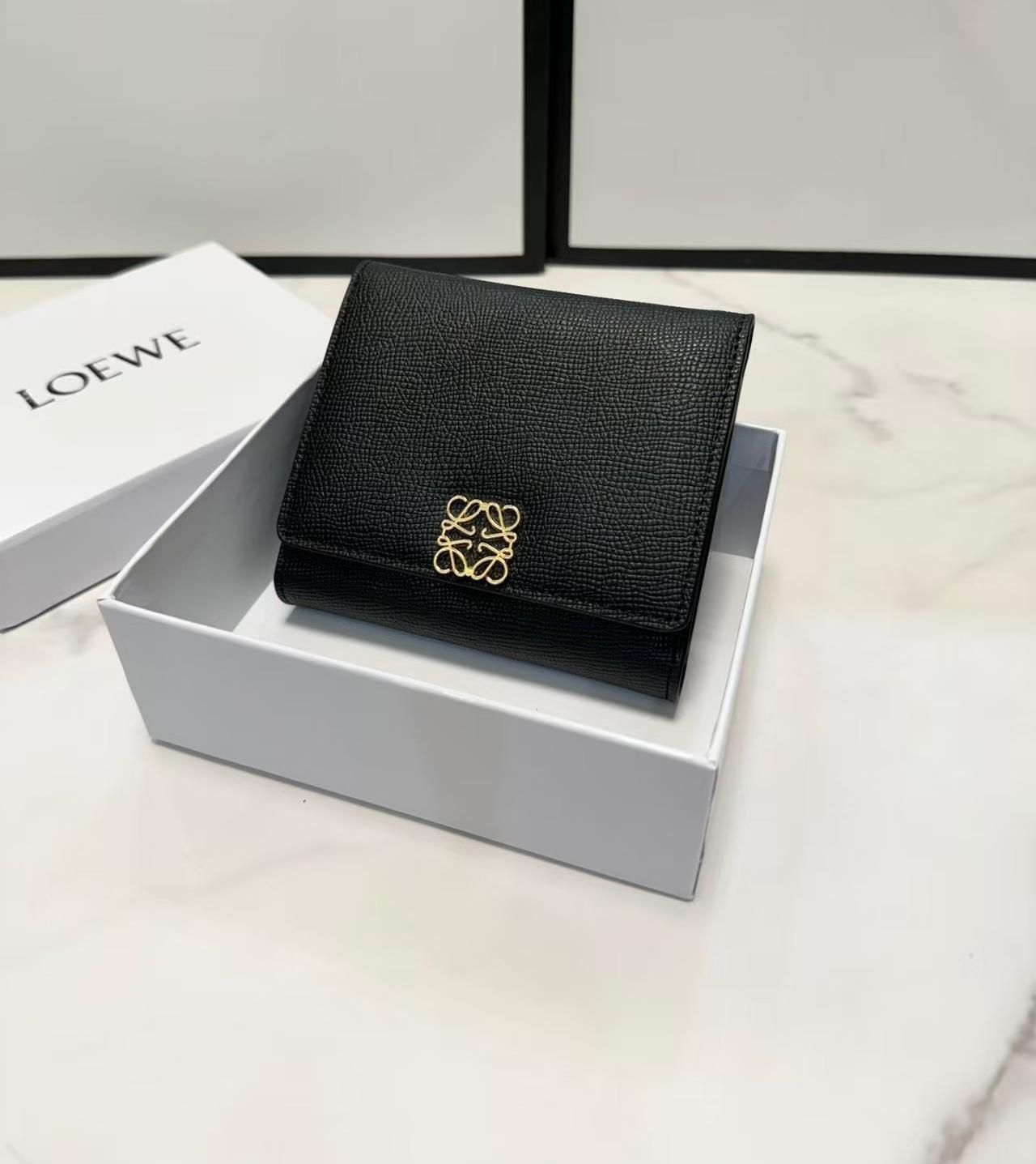 新品未使用 LOEWE財布[本日特価|新品未使用品]