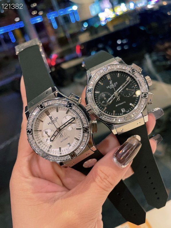 HUBLOT ヒューブロ【Big Bang レディース 38mm クロノグラフ】愛を大胆に表現する時計?? 国際アーティスト?陳漫（チェンマン）コラボモデル - チェコダイヤ＆天然ゴムバンド｜本日限定特価｜新品未使用