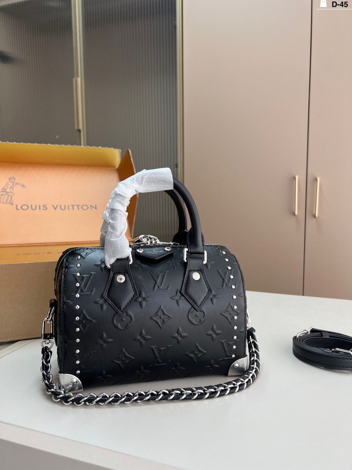 LV ピローバッグ クラシックなデザインでファッション性抜群！