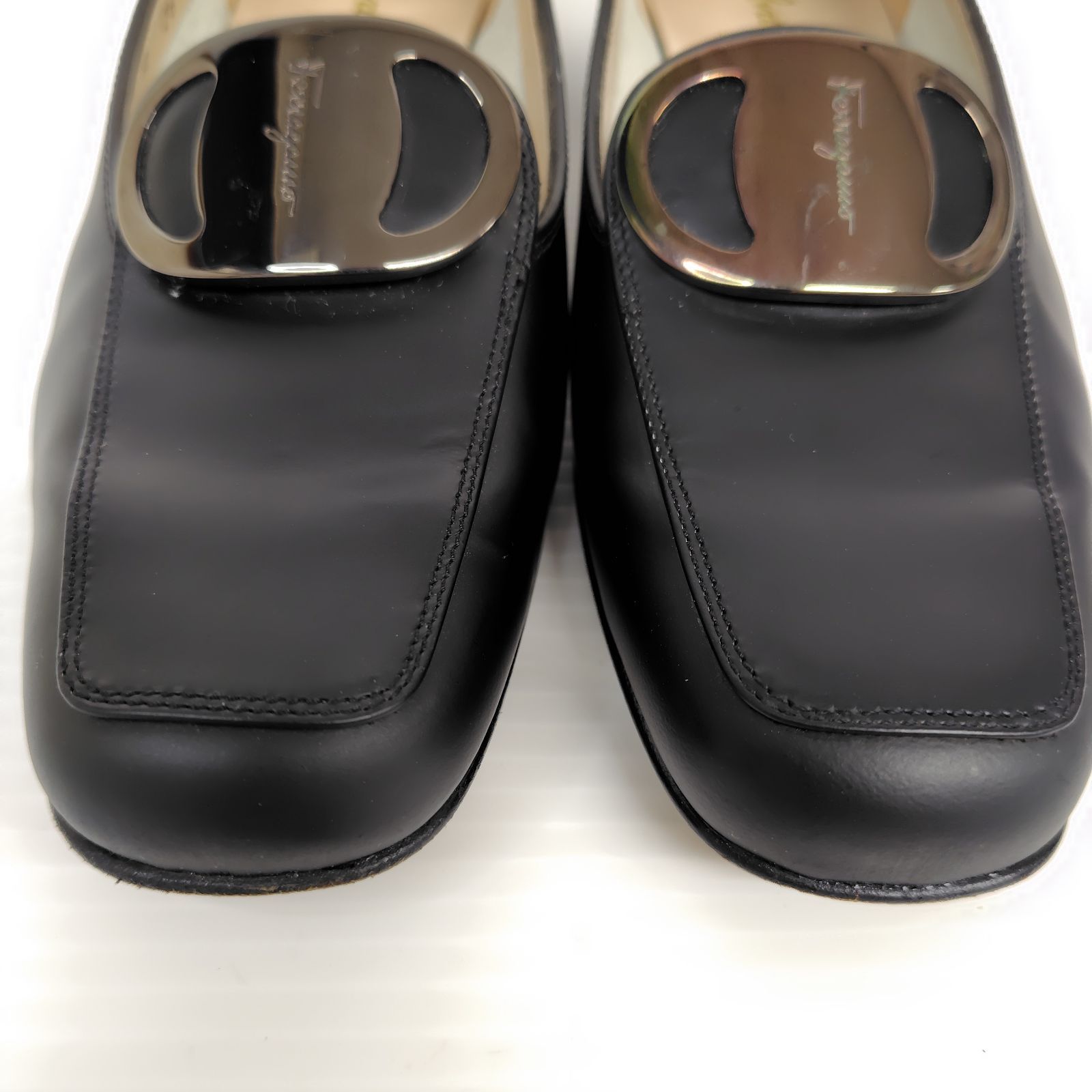 ★使用感少なめ美品★Salvatore Ferragamo フェラガモ ローファー 4.5C マット パンプス プレート ★使用感少なめ美品★Salvatore Ferragamo フェラガモ ローファー 4.5C マット パンプス プレート
