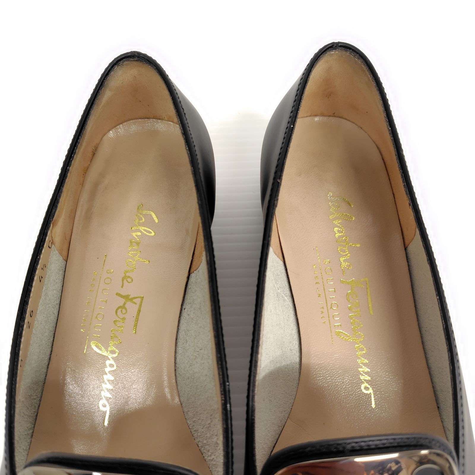 ★使用感少なめ美品★Salvatore Ferragamo フェラガモ ローファー 4.5C マット パンプス プレート ★使用感少なめ美品★Salvatore Ferragamo フェラガモ ローファー 4.5C マット パンプス プレート