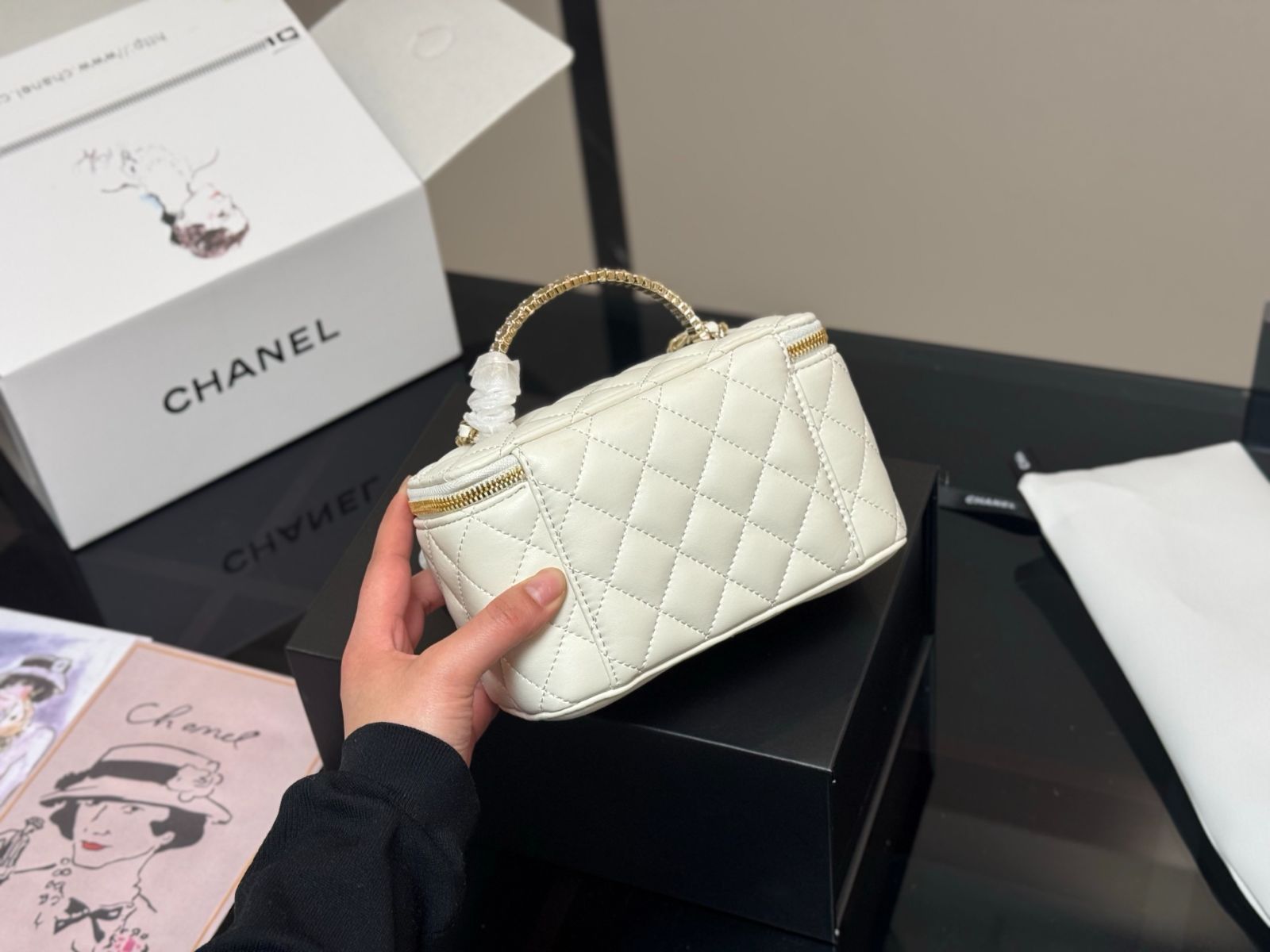 【今日特価】Chanel Handle Cosmetic Box シャネル ハンドル コスメ ボックス-WTO輸入3