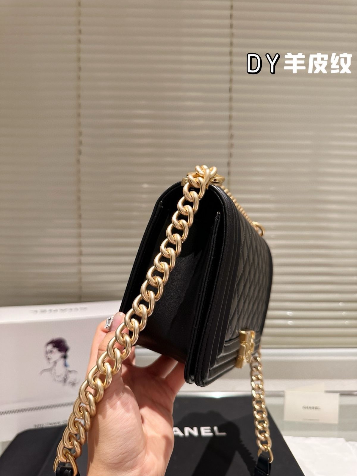 【今日特価】CHANEL 23A Leboy ミニ ライチレザー 萎格紋 金扣(26cm)-WTO輸入2 【今日特価】CHANEL 23A Leboy ミニ ライチレザー 萎格紋 金扣(26cm)-WTO輸入2
