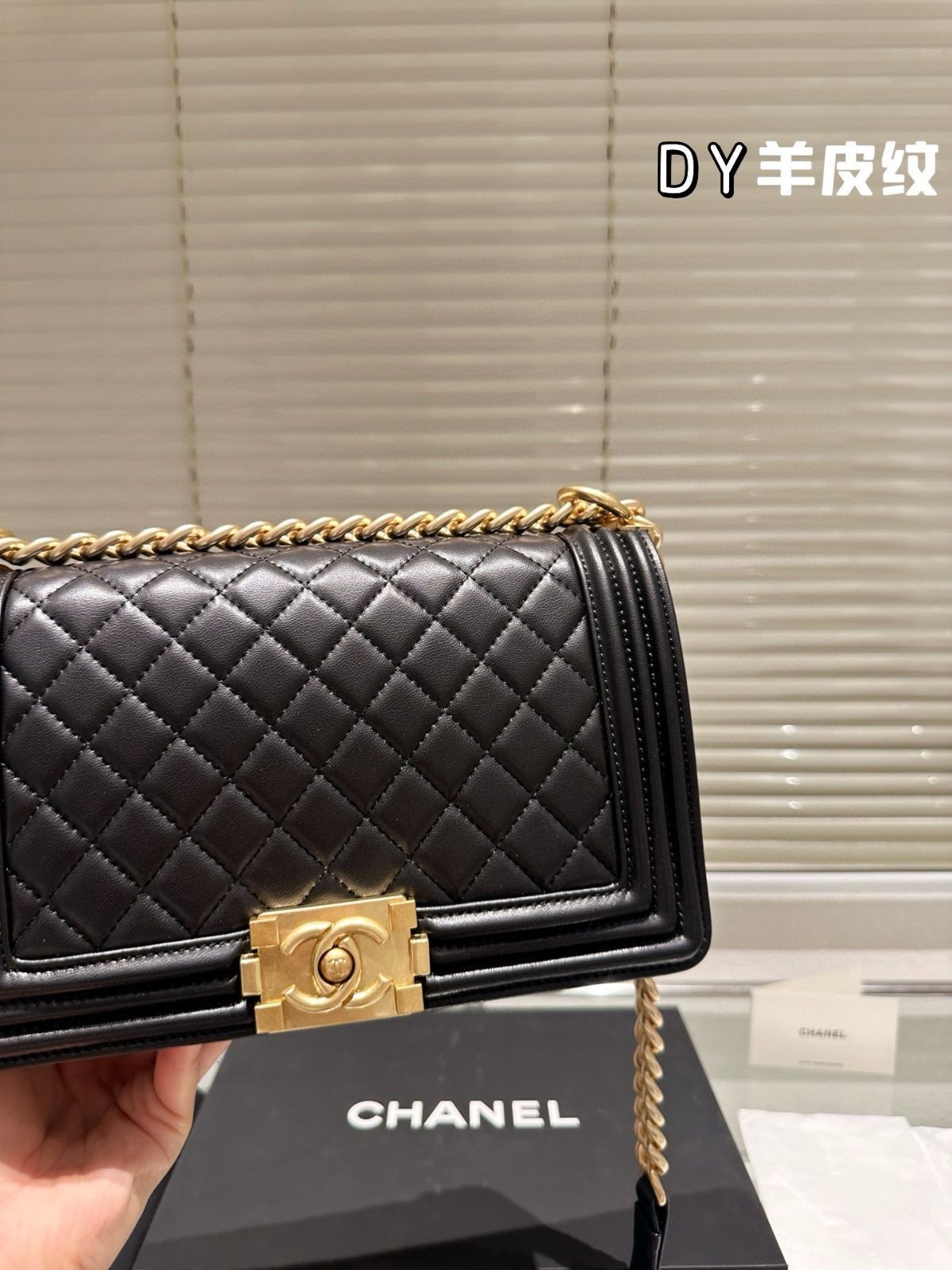 【今日特価】CHANEL 23A Leboy ミニ ライチレザー 萎格紋 金扣(26cm)-WTO輸入2 【今日特価】CHANEL 23A Leboy ミニ ライチレザー 萎格紋 金扣(26cm)-WTO輸入2