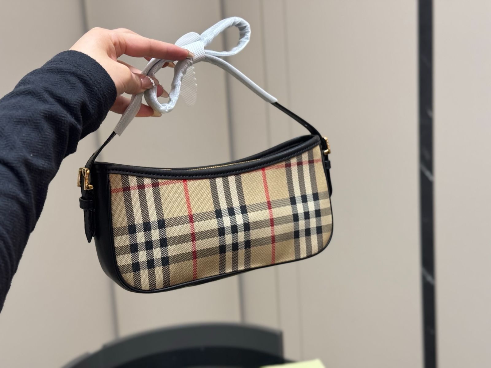 【今日特価】Burberry ヴィンテージ アームポーチ-WTO輸入2