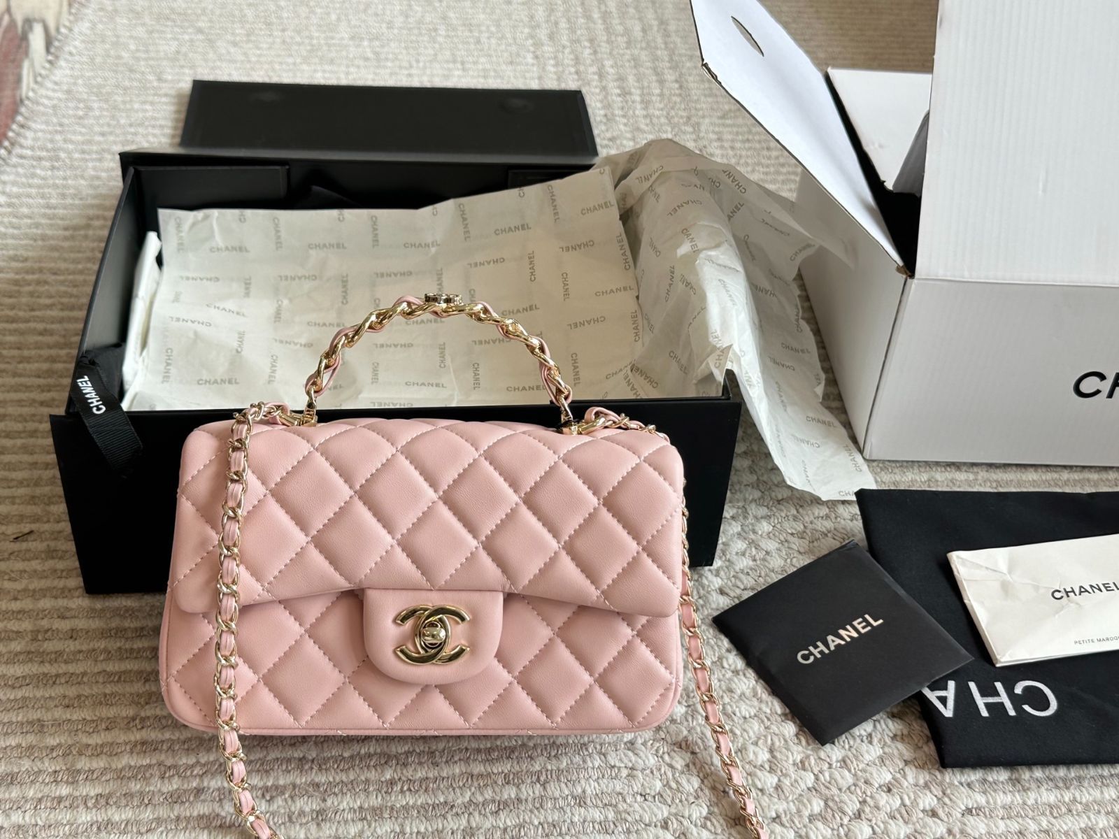 【今日特価】Chanel 23K CF Leather Chain Handle Bag | シャネル 23K CF レザーチェーンハンドルバッグ 20×12cm-WTO輸入2