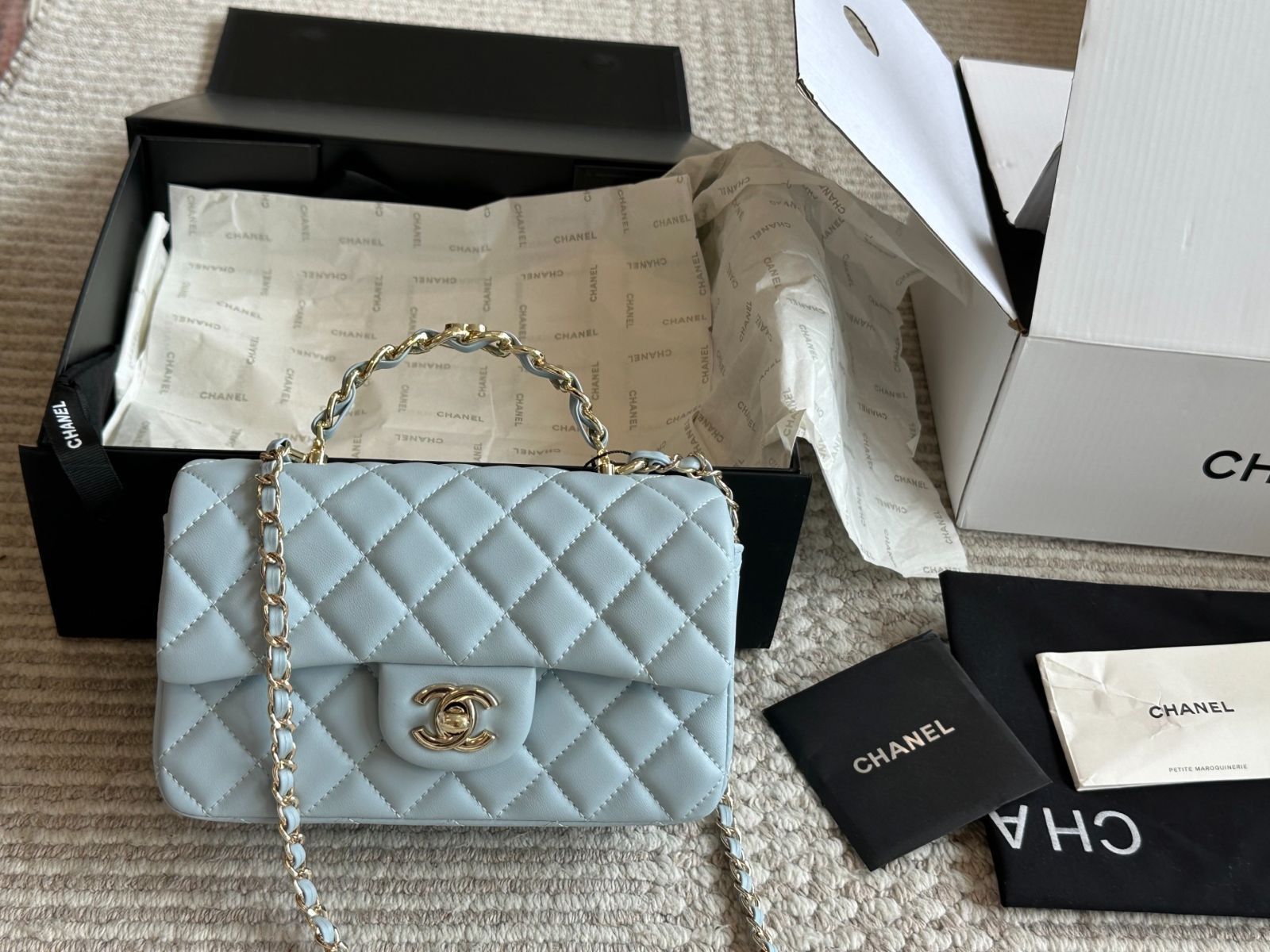 【今日特価】Chanel 23K CF Leather Chain Handle Bag | シャネル 23K CF レザーチェーンハンドルバッグ 20×12cm-WTO輸入2