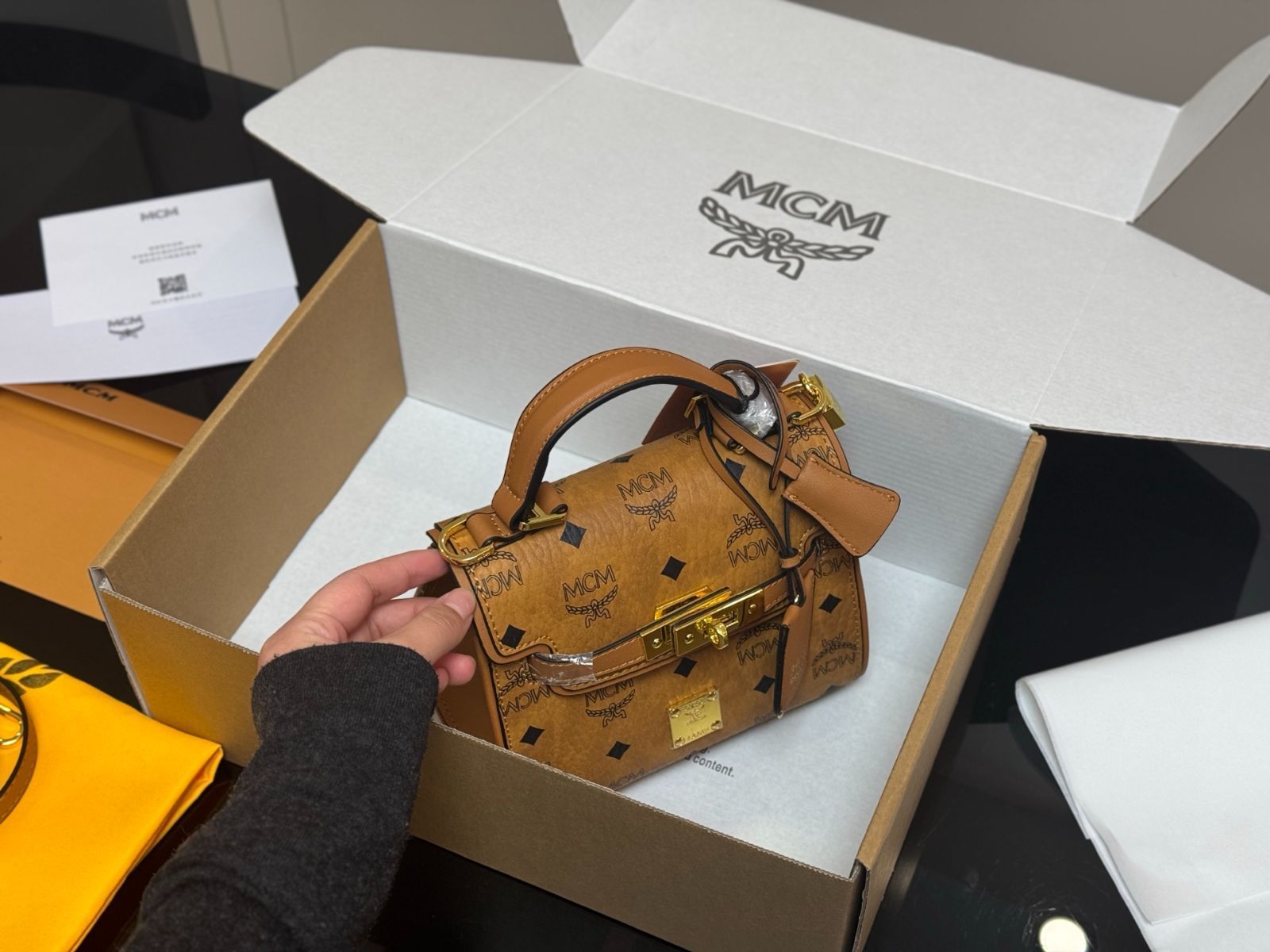 【今日特価】MCM Kelly Bag・エムシーエム ケリー バッグ-WTO輸入3 【今日特価】MCM Kelly Bag・エムシーエム ケリー バッグ-WTO輸入3