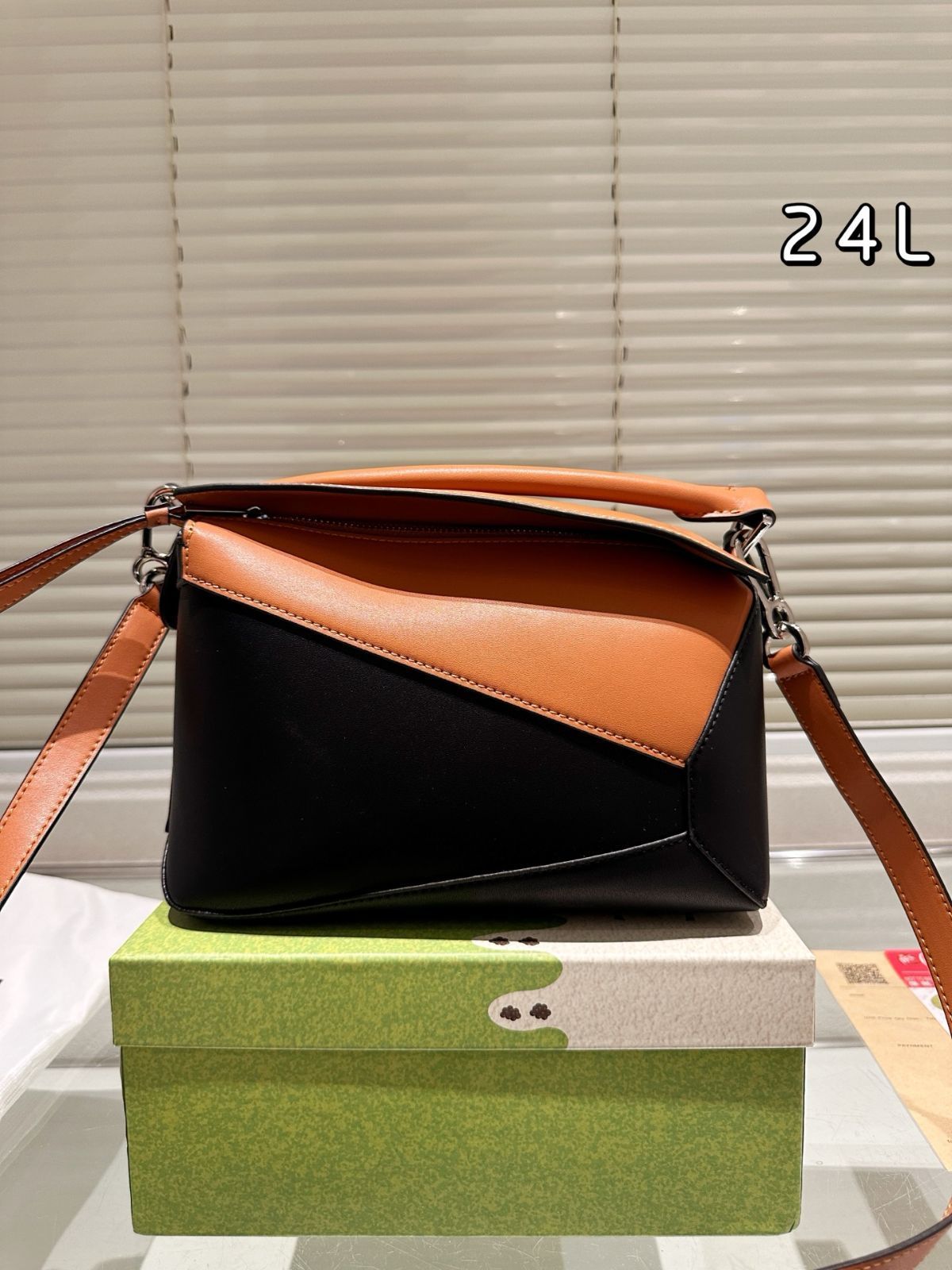 【今日特価】Loewe Paseo 24cm ロエーヴェ パセオ 24 センチ ジオメトリック バッグ（純皮款）-WTO輸入