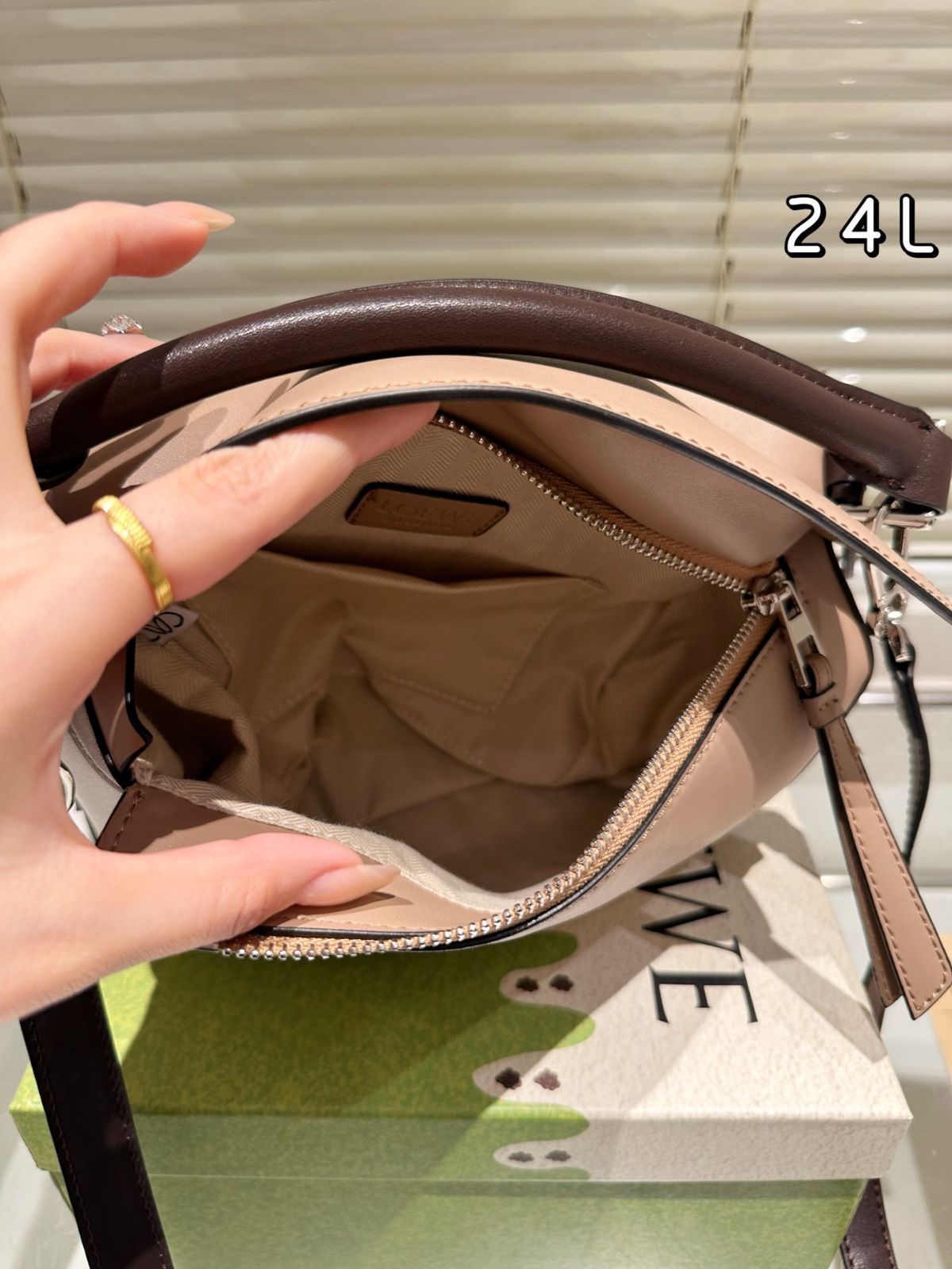【今日特価】Loewe Paseo 24cm ロエーヴェ パセオ 24 センチ ジオメトリック バッグ（純皮款）-WTO輸入