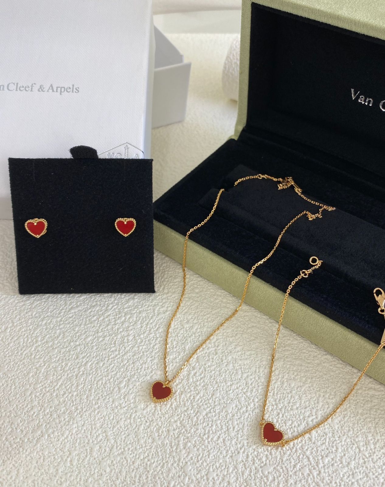[Van Cleef & Arpels] ヴァン クリーフ＆アーペル VCA レッド ピーチ ハート モデル ネックレス｜本日限定特価｜新品未使用