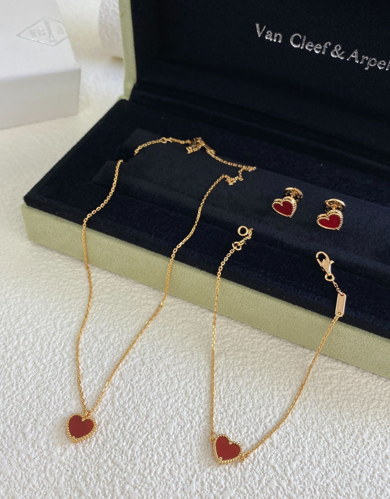 [Van Cleef & Arpels] ヴァン クリーフ＆アーペル VCA レッド ピーチ ハート モデル ネックレス｜本日限定特価｜新品未使用