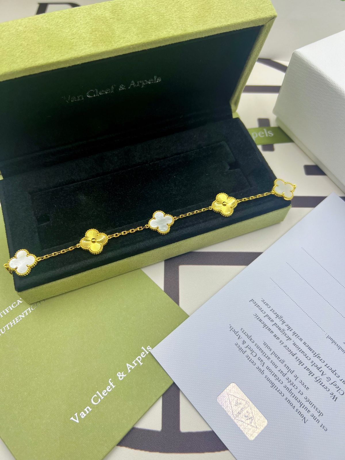 [Van Cleef & Arpels] ヴァン クリーフ＆アーペル 四つ葉のクローバー ホワイト マザーオブパール レーザー ネックレス｜本日限定特価｜新品未使用-WTO輸入1