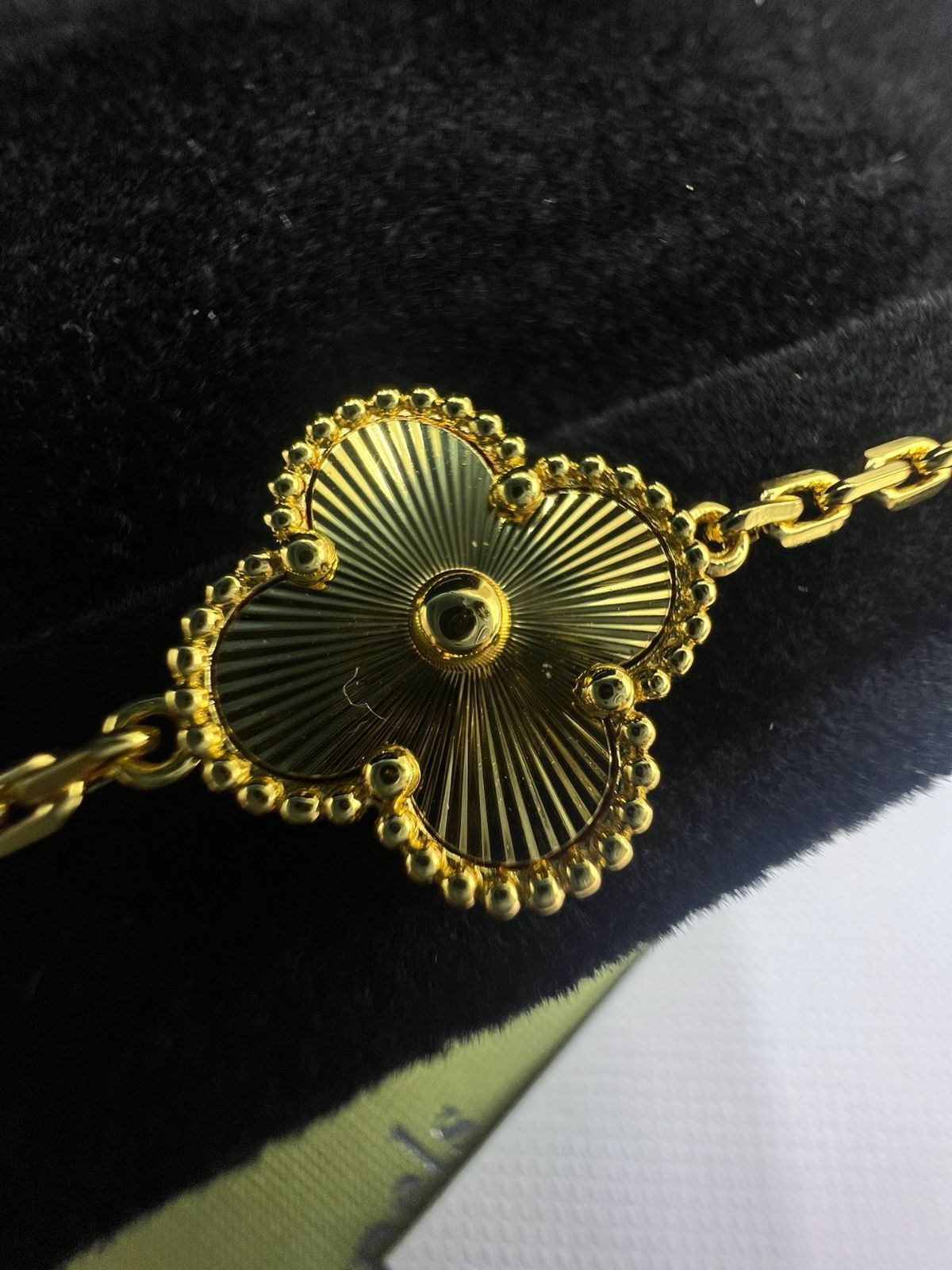 [Van Cleef & Arpels] ヴァン クリーフ＆アーペル 四つ葉のクローバー ホワイト マザーオブパール レーザー ネックレス｜本日限定特価｜新品未使用-WTO輸入1