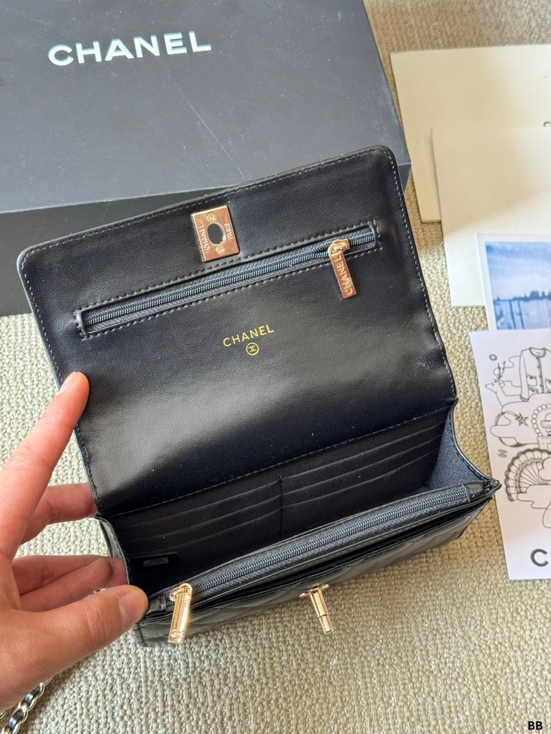 【今日特価】Chanel 23P WOC チェーンバッグ ローズゴールド-WTO輸入1