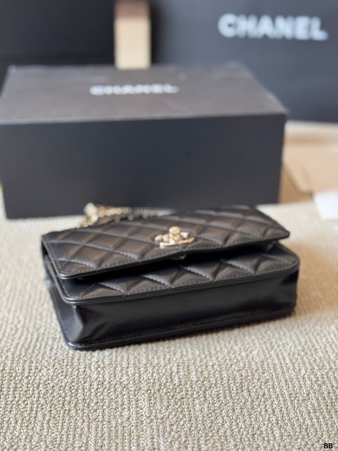 【今日特価】Chanel 23P WOC チェーンバッグ ローズゴールド-WTO輸入1