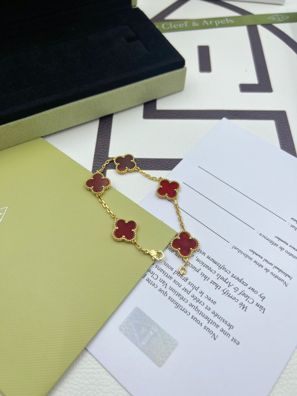 [Van Cleef & Arpels] ヴァン クリーフ＆アーペル 四つ葉のクローバー カーネリアン ブレスレット｜本日限定特価｜新品未使用-WTO輸入1