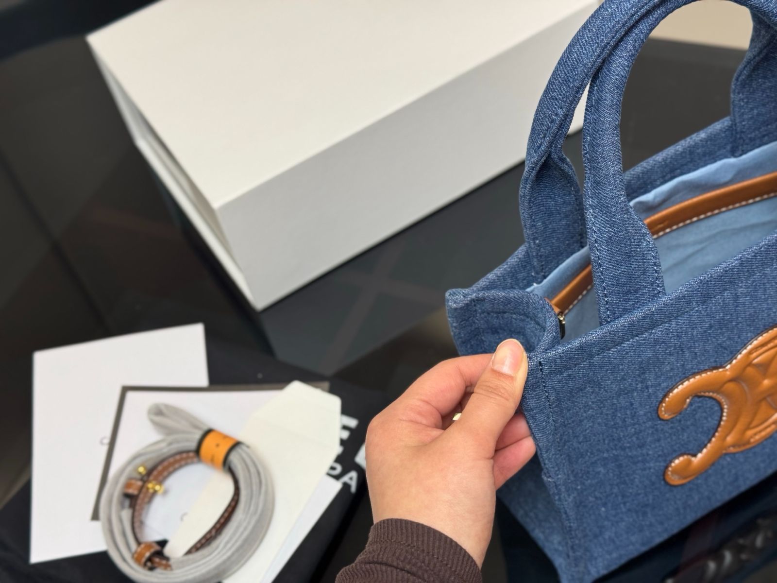 【今日特価】Celine Triomphe Tote 2024 New Design セリーヌ トートバッグ-WTO輸入1 【今日特価】Celine Triomphe Tote 2024 New Design セリーヌ トートバッグ-WTO輸入1