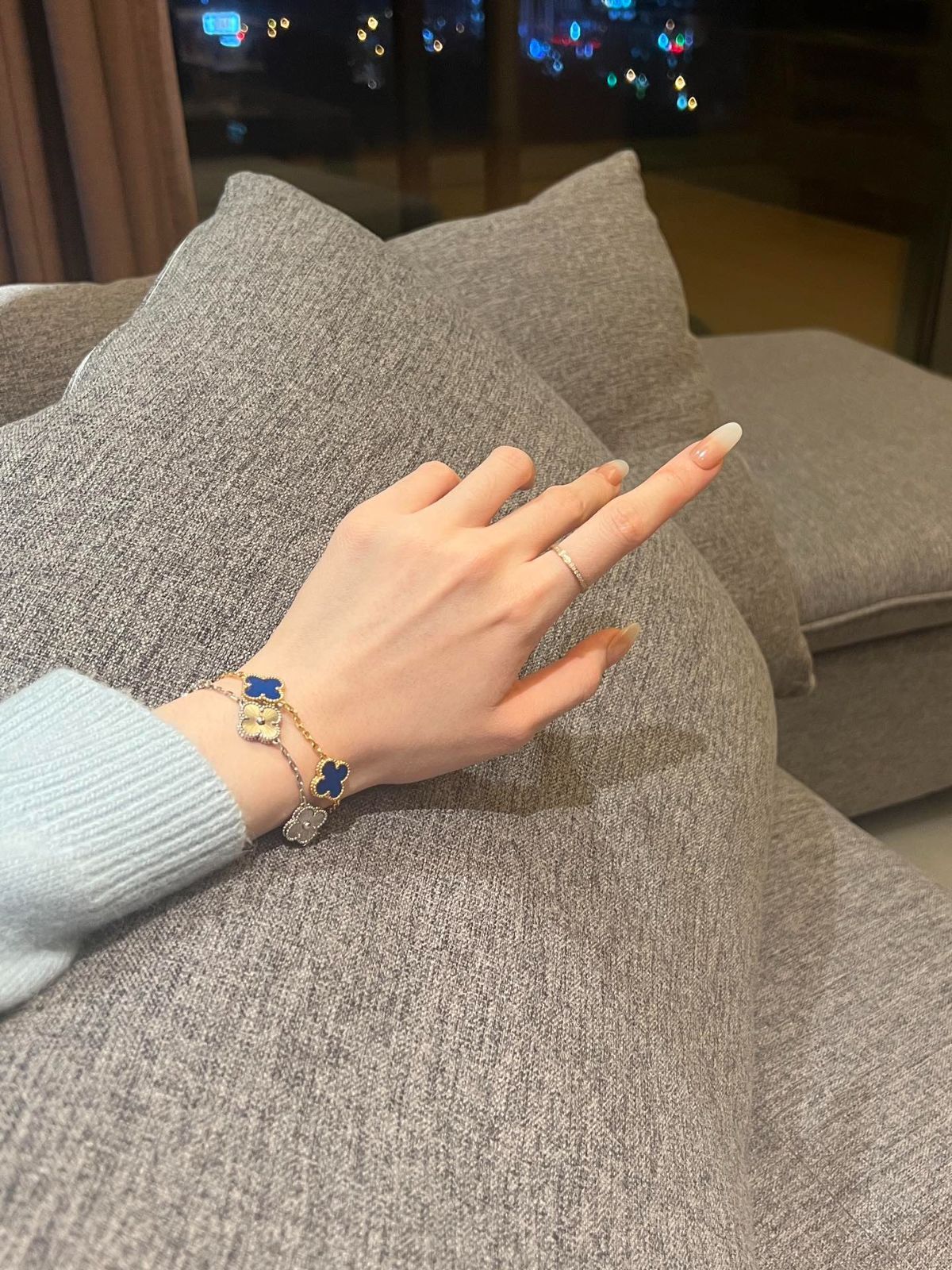 [Van Cleef & Arpels] ヴァンクリーフ＆アーペル 四つ葉のクローバー ブルーカルセドニー ファイブフラワー ブレスレット｜本日限定特価｜新品未使用-WTO輸入1