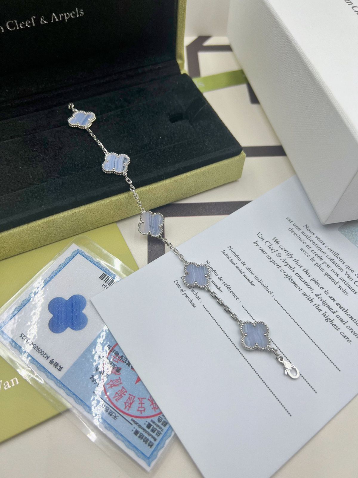 [Van Cleef & Arpels] ヴァンクリーフ＆アーペル 四つ葉のクローバー カルセドニー ブレスレット