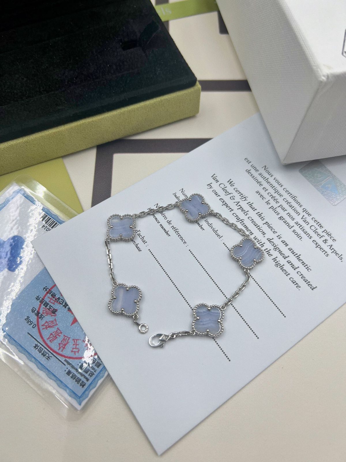 [Van Cleef & Arpels] ヴァンクリーフ＆アーペル 四つ葉のクローバー カルセドニー ブレスレット