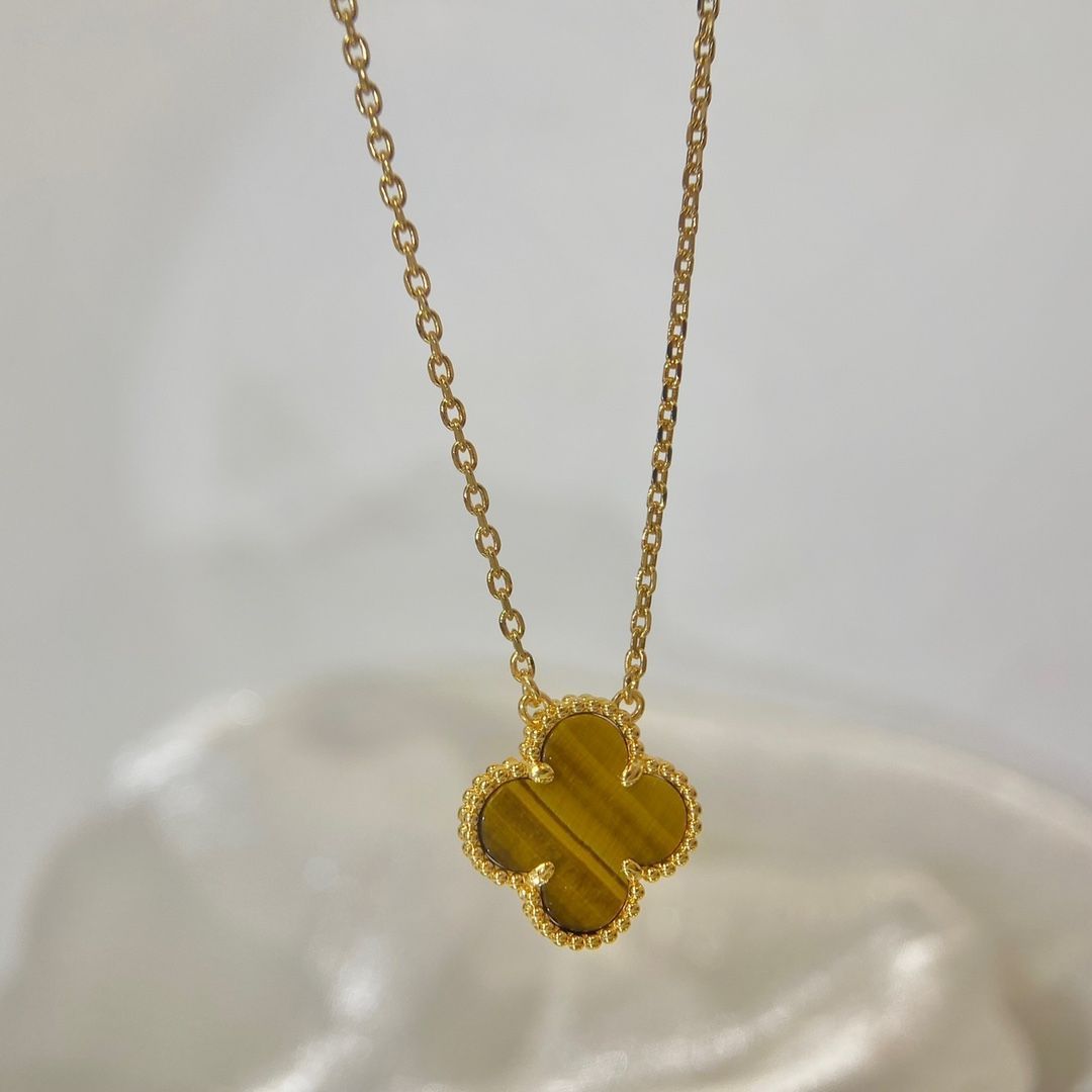 ヴィンテージ アルハンブラ ペンダント、ギヨシェ 、ヴァン クリーフ&アーペル Van Cleef & Arpels VCARP4KL00｜本日限定特価｜新品未使用-WTO輸入1