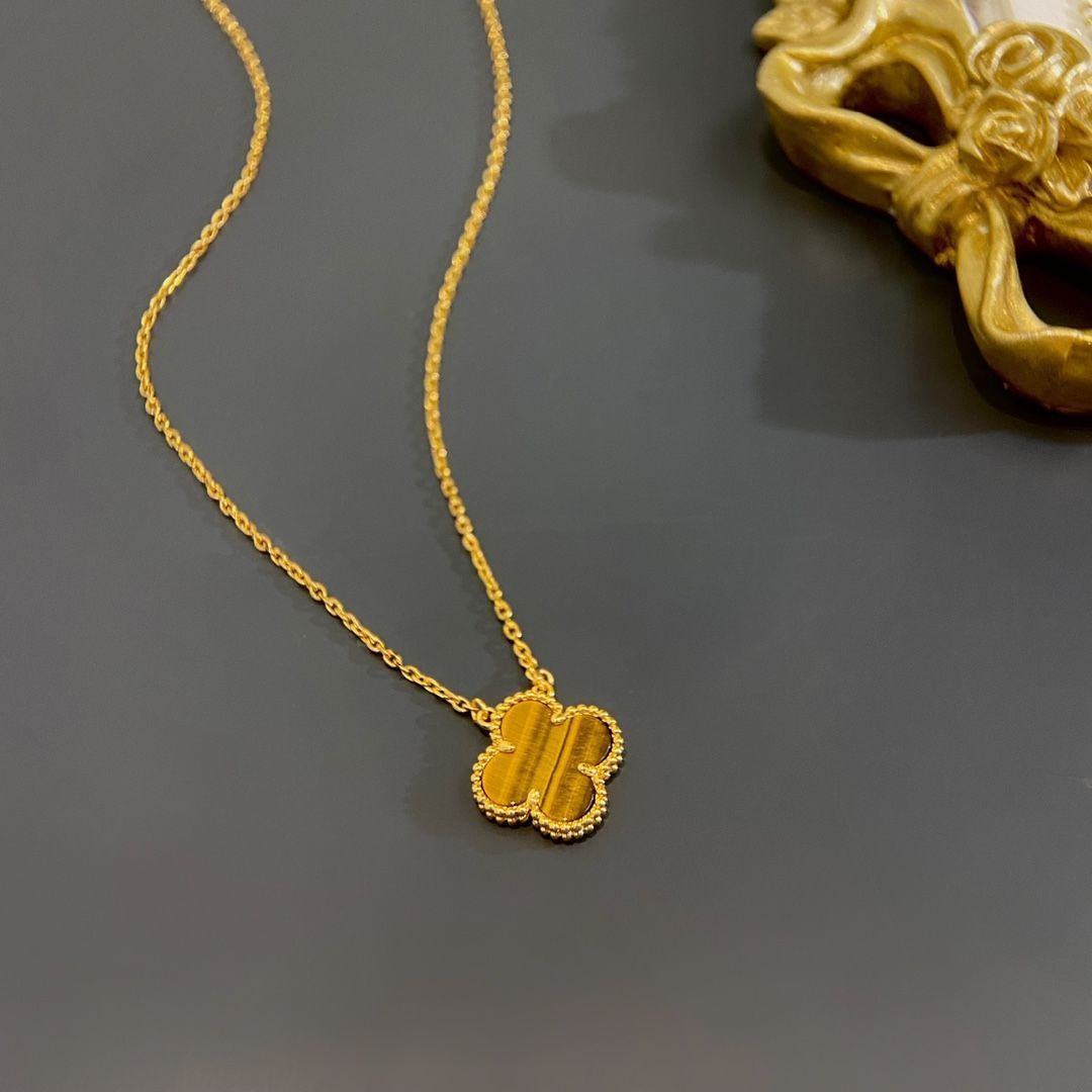 ヴィンテージ アルハンブラ ペンダント、ギヨシェ 、ヴァン クリーフ&アーペル Van Cleef & Arpels VCARP4KL00｜本日限定特価｜新品未使用-WTO輸入1